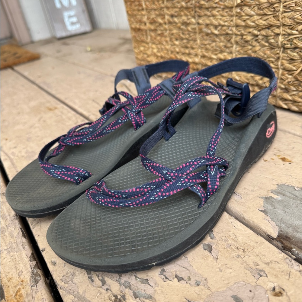 Women’s size 11 thin double strap Chacos